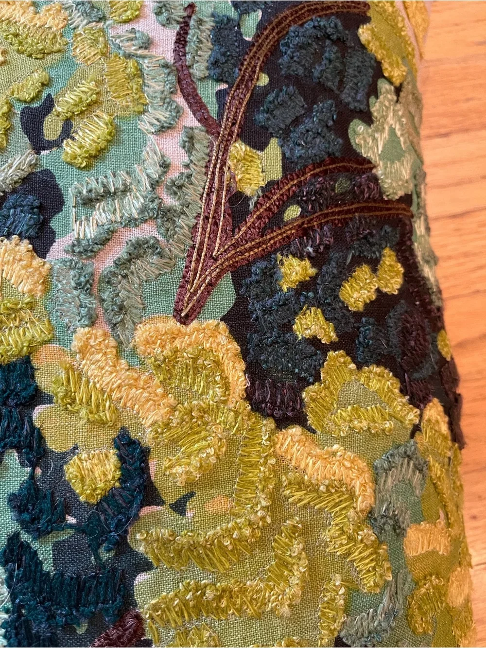 N/A stylish embroidered